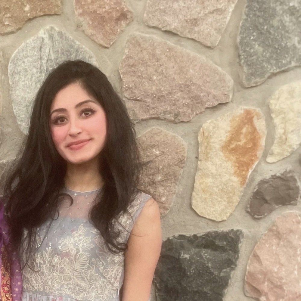 Meet your Posher, Maha